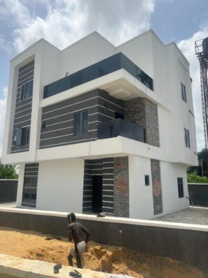4 Bedroom Fully Finished Duplex With a Penthouse and Study